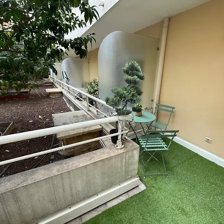 Apartmán Joli Climatise Avec Terrasse Au Calme