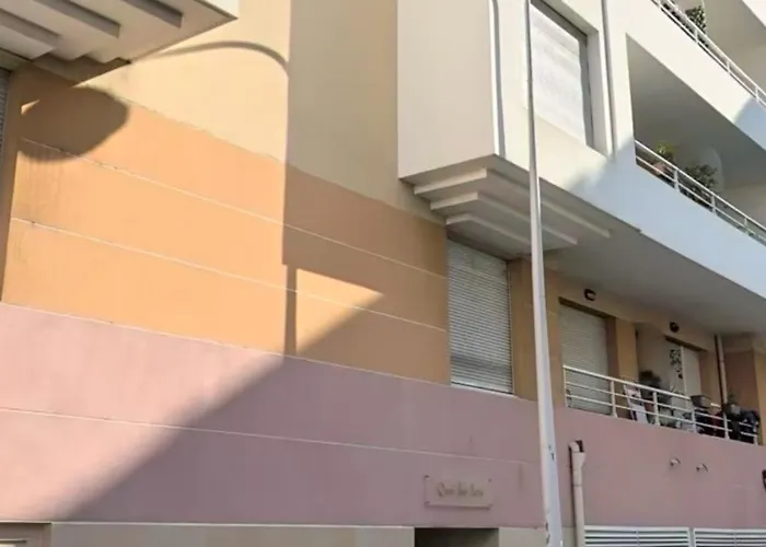 Appartamento Joli Climatisé Avec Terrasse Au Calme Nizza