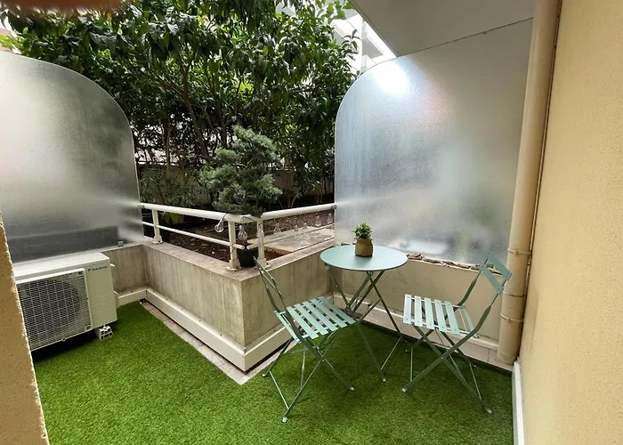 Joli Climatisé Avec Terrasse Au Calme