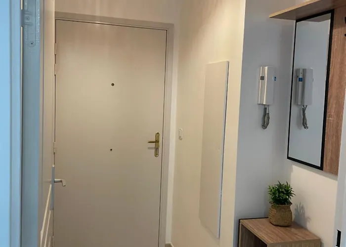 Joli Climatise Avec Terrasse Au Calme Apartmán *