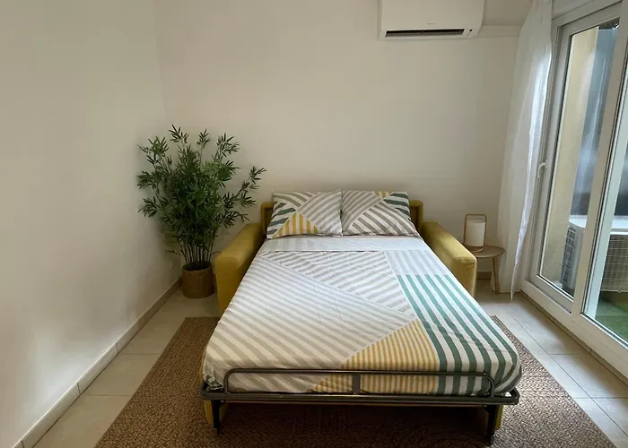 Apartment Joli Climatise Avec Terrasse Au Calme Nizza